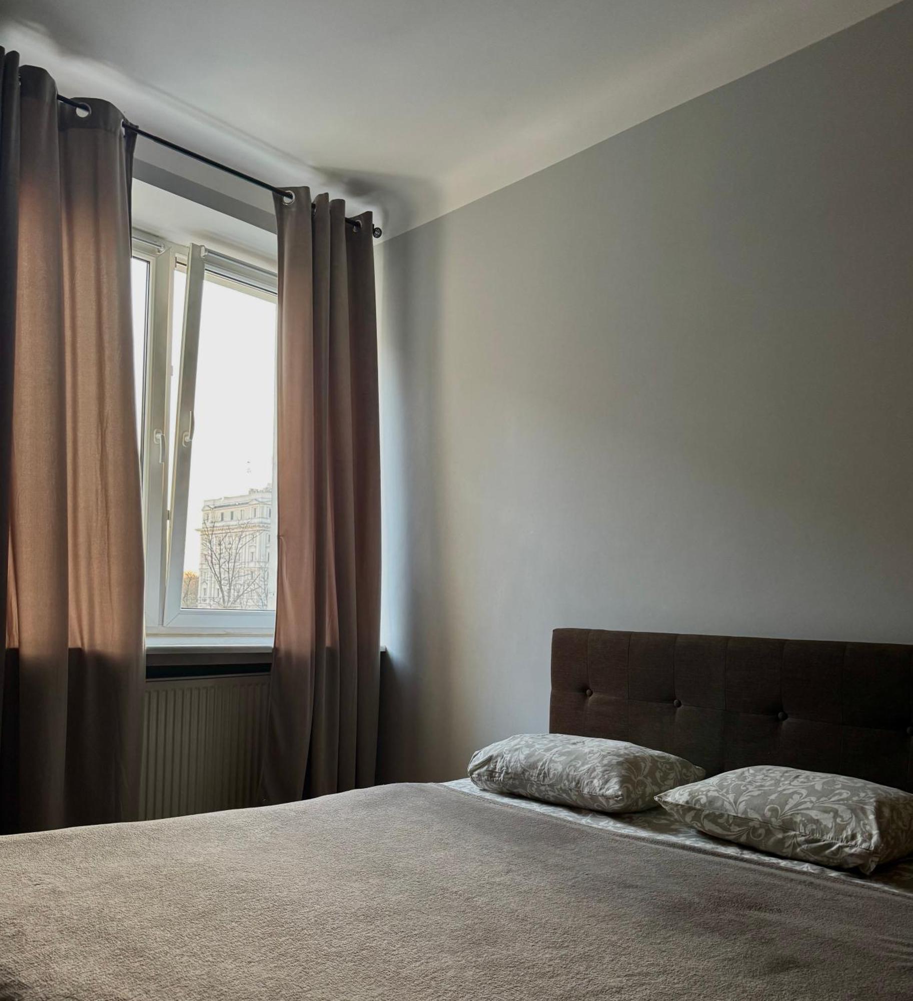 Ferienwohnung K22 Andersa 12 M Ratusz Arsenal Warschau Exterior foto